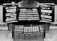 Enlarged five-manual console